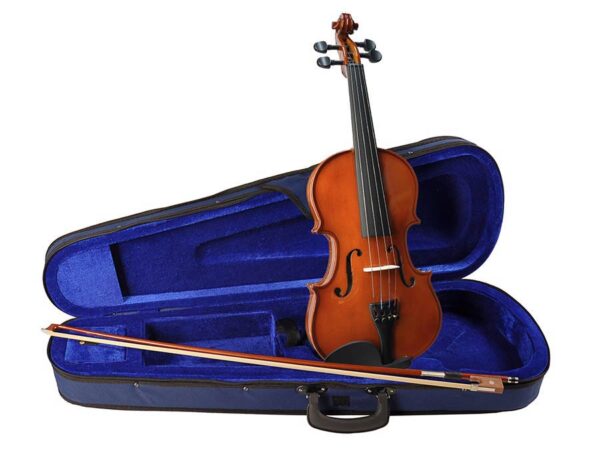 VIOLINO  LEONARDO 3/4
Set violino 3/4, struttura solida, vernice in nitrocellulosa, tastiera e piroli di colore nero, cordiera con tiracantini integrati, custodia con 2 sedi per gli archetti e un cassetto per gli accessori. Archetto e pece inclusi.